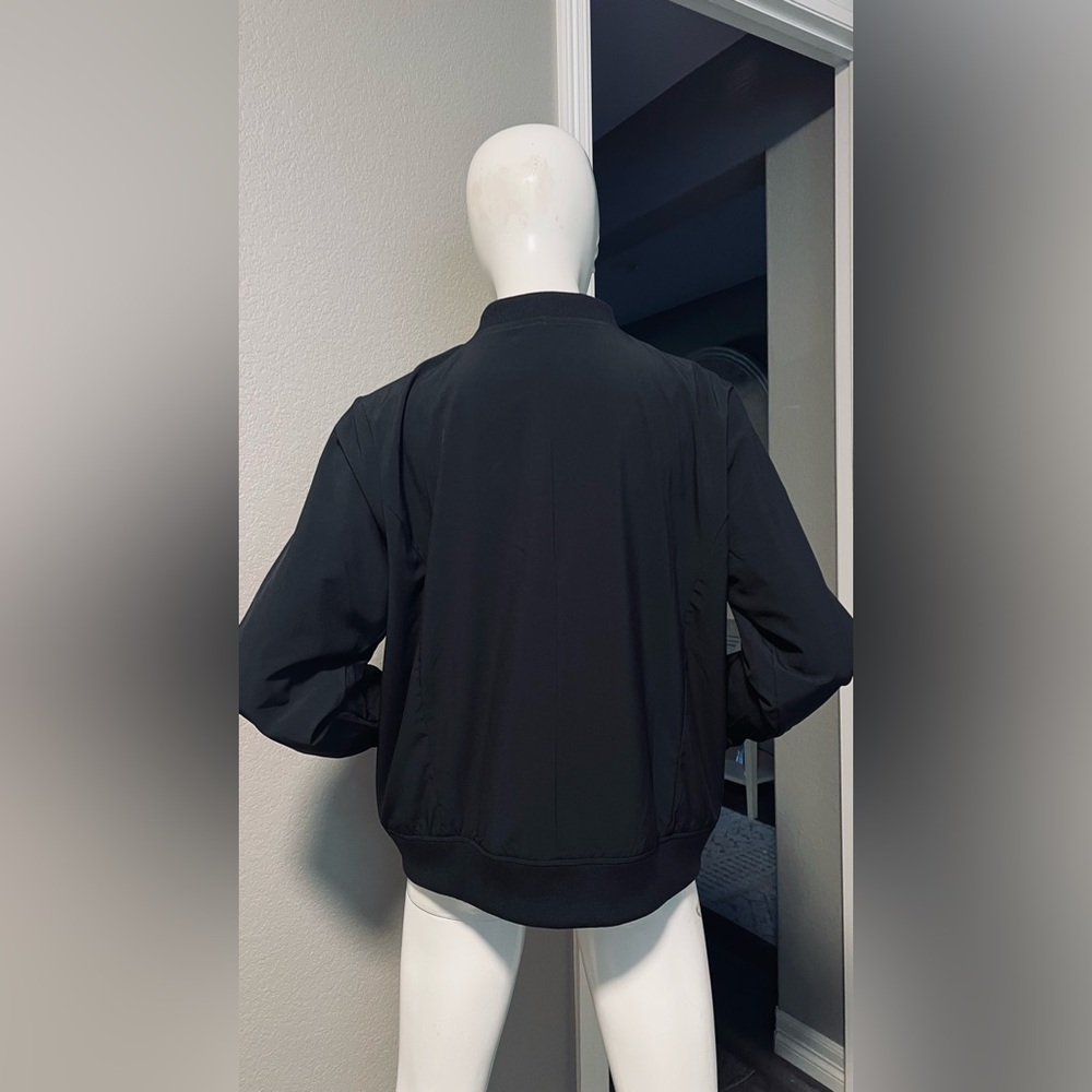 Banana Republic Women's Lightweight Bomber Jacket
Zippered Chest Pocket size L - Picture 5 of 14